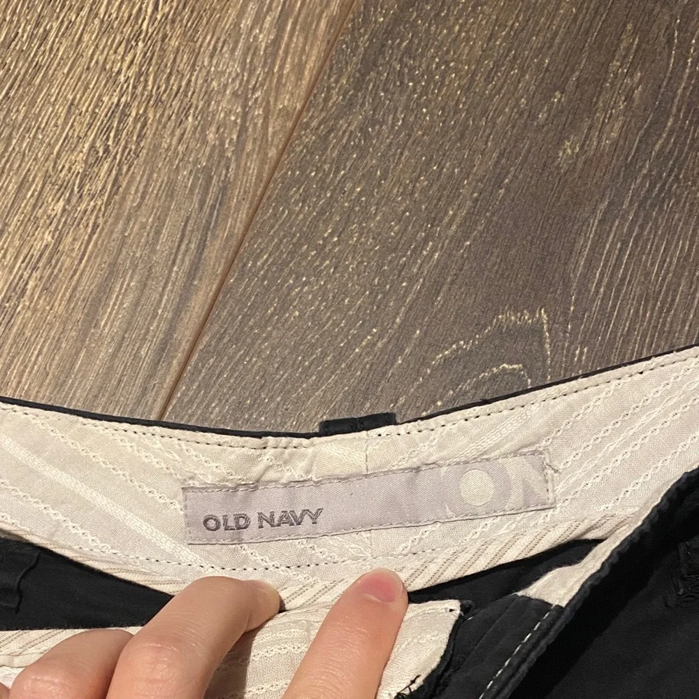 Old Navy Women's Black Bermudas - Picture 2 of 3